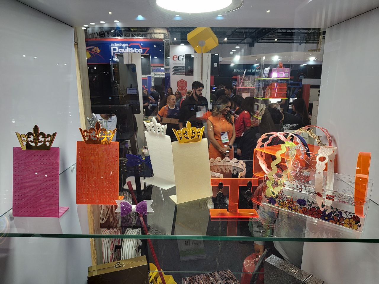 Vitrine de soluções em acrílico